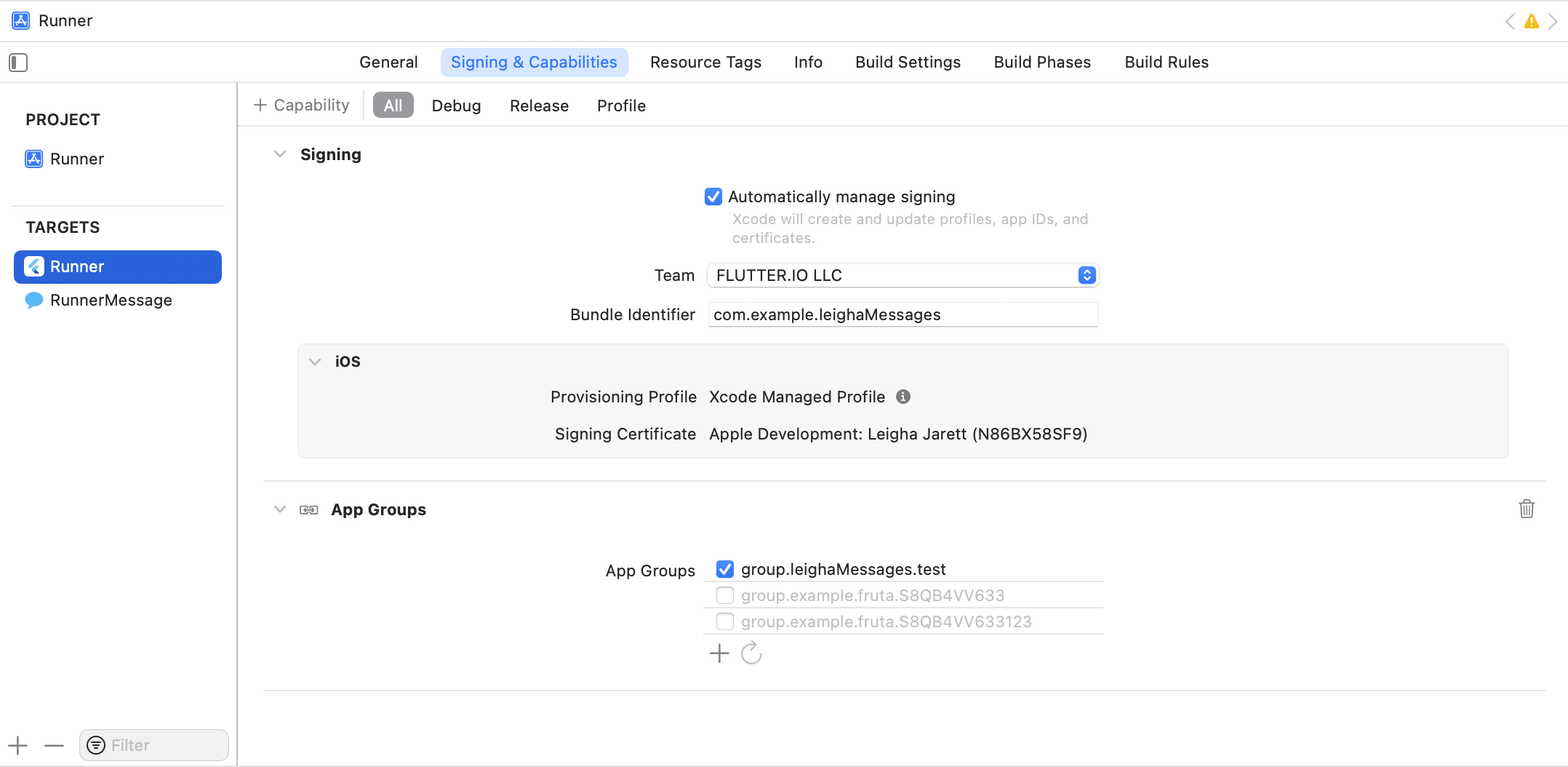 在 Xcode Runner target 設定中選擇 App Group。